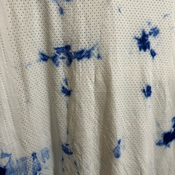 Women’s Lululemon Train To Be Short Sleeve. Size: Large. - Picture 4 of 11